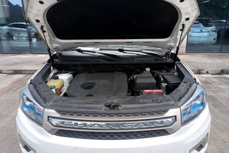 Used CHANGAN CS75 2014 2.0L Manual Luxury Version China IV Standard Engine Bay