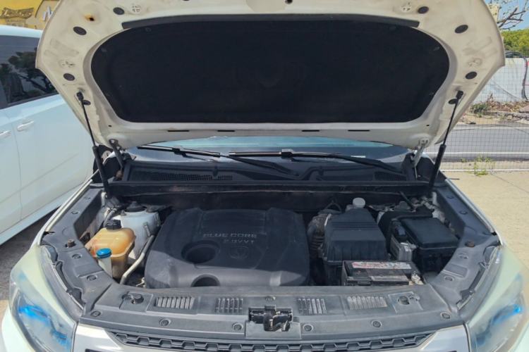 Used CHANGAN CS75 2014 2.0L Manual Luxury Version China V Standard Engine Bay