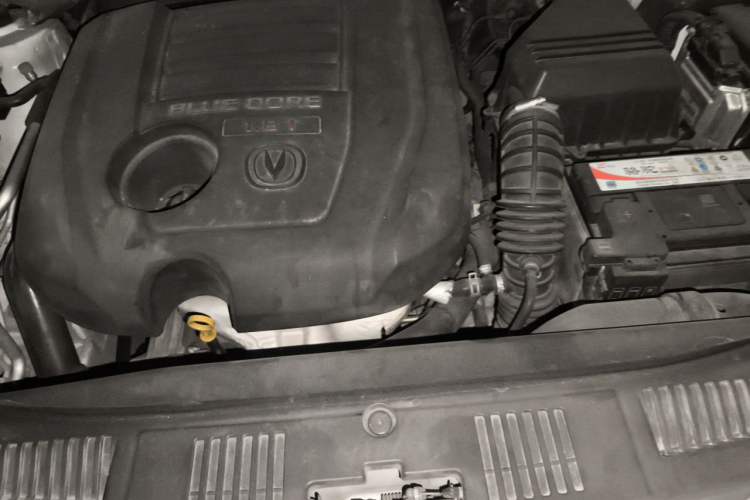 Used CHANGAN CS75 2014 1.8T Automatic Elite Model China IV Standard Engine Bay
