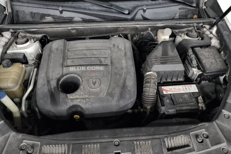 Used CHANGAN CS75 2014 1.8T Automatic Elite Model China IV Standard Engine Bay