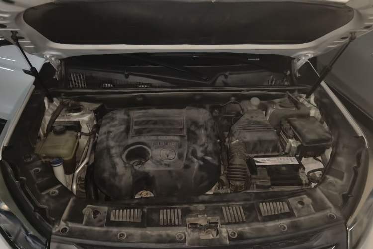 Used CHANGAN CS75 2014 1.8T Automatic Prestige Model China V Standard Engine Bay