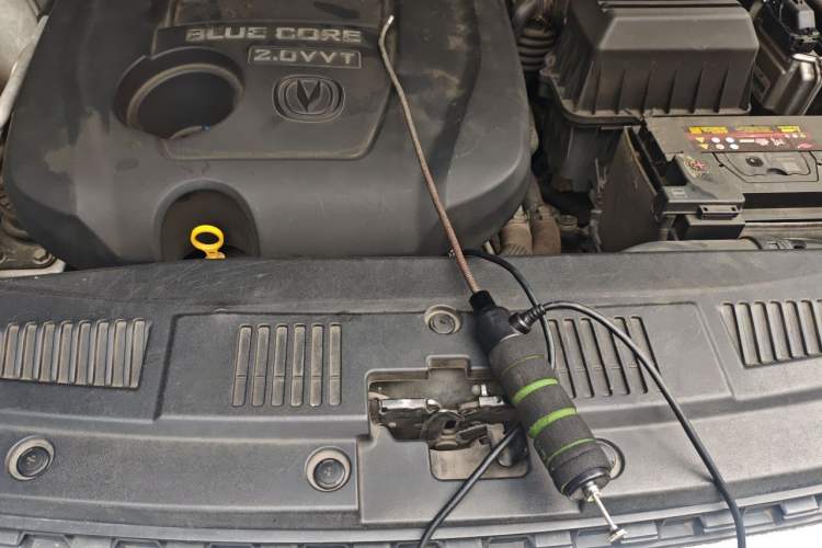 Used CHANGAN CS75 2014 2.0L Manual Luxury Version China IV Standard Engine Bay