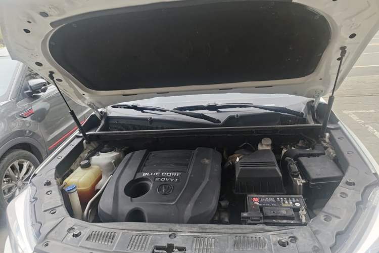 Used CHANGAN CS75 2014 2.0L Manual Luxury Version China V Standard Engine Bay
