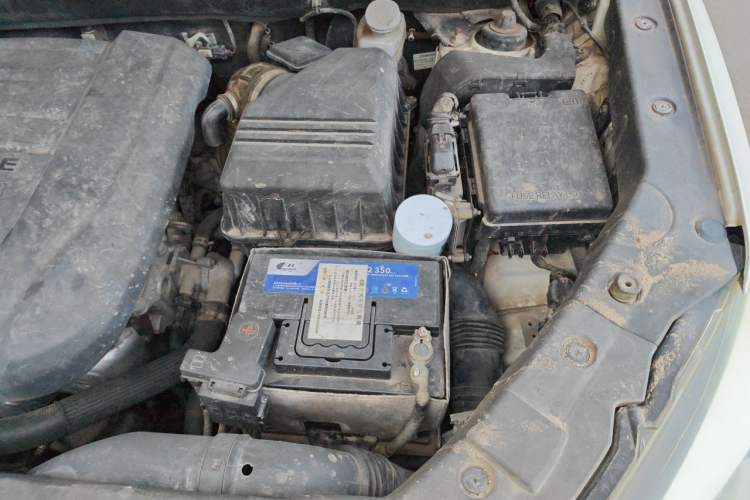 Used CHANGAN CS75 2014 2.0L Manual Luxury Version China IV Standard Engine Bay Left