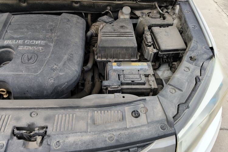 Used CHANGAN CS75 2014 2.0L Manual Luxury Version China IV Standard Engine Bay Left