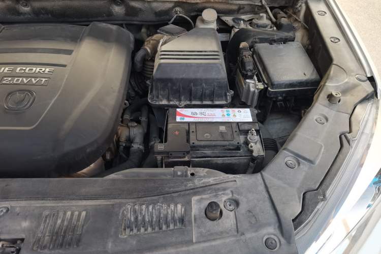 Used CHANGAN CS75 2014 2.0L Manual Luxury Version China IV Standard Engine Bay Left