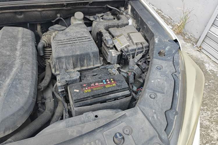 Used CHANGAN CS75 2014 2.0L Manual Leading Version China IV Standard Engine Bay Left