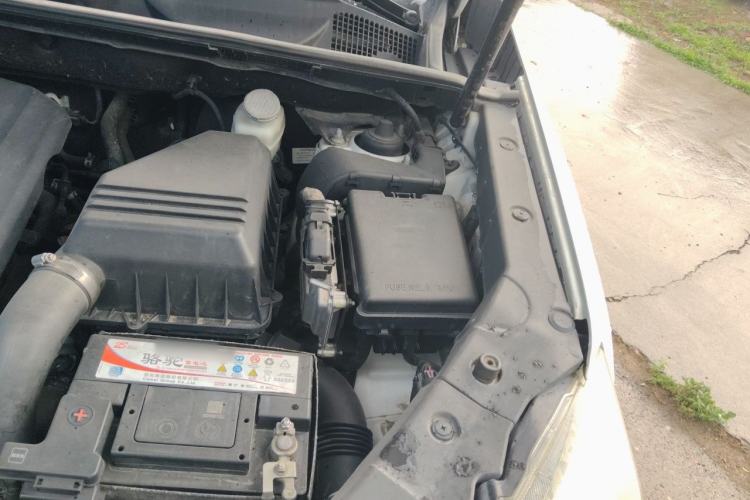 Used CHANGAN CS75 2014 1.8T Automatic Elite Version China V Standard Engine Bay Left