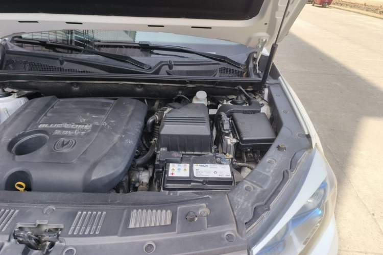 Used CHANGAN CS75 2014 2.0L Manual Leading Version China IV Standard Engine Bay Left