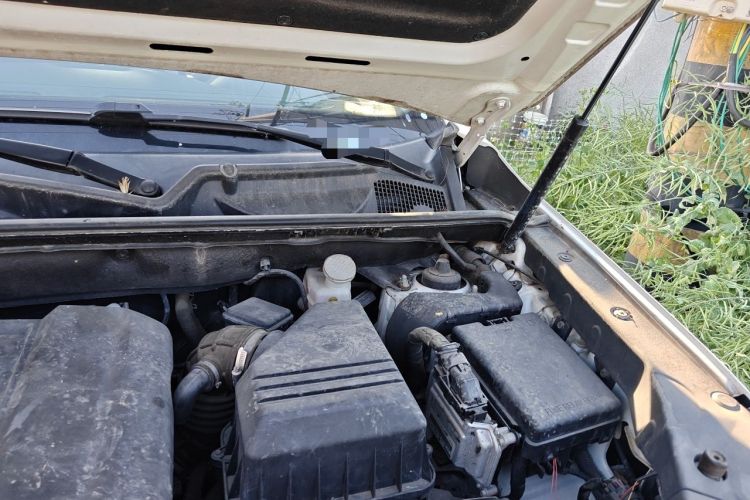 Used CHANGAN CS75 2014 2.0L Manual Comfort Version China IV Standard Engine Bay Left