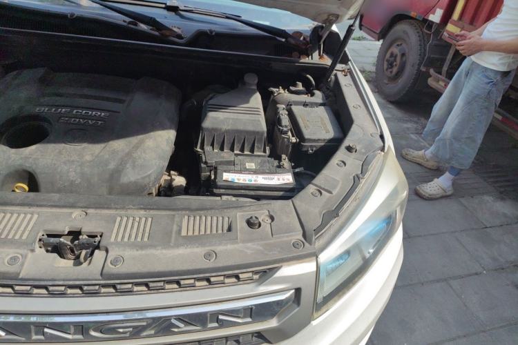 Used CHANGAN CS75 2014 2.0L Manual Luxury Version China IV Standard Engine Bay Left