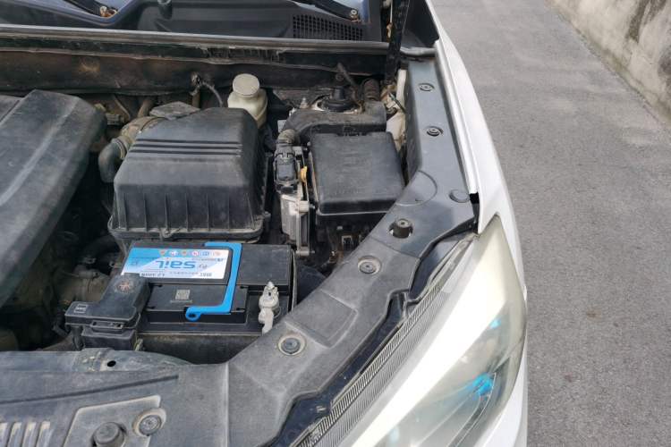Used CHANGAN CS75 2014 2.0L Manual Luxury Version China IV Standard Engine Bay Left