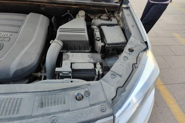 Used CHANGAN CS75 2014 1.8T Automatic Prestige Model China IV Standard Engine Bay Left