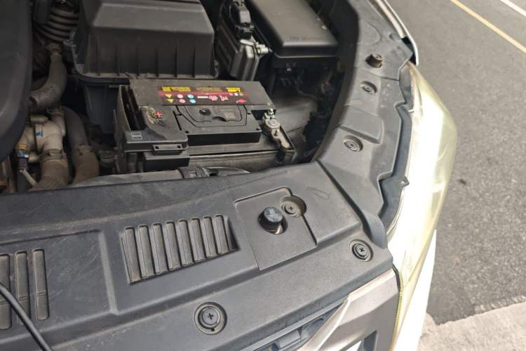 Used CHANGAN CS75 2014 2.0L Manual Luxury Version China IV Standard Engine Bay Left