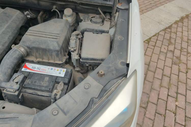 Used CHANGAN CS75 2014 1.8T Automatic Elite Version China V Standard Engine Bay Left