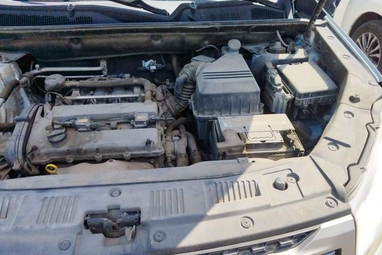 Used CHANGAN CS75 2014 2.0L Manual Luxury Version China IV Standard Engine Bay Left