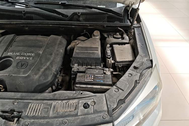 Used CHANGAN CS75 2014 2.0L Manual Leading Version China IV Standard Engine Bay Left