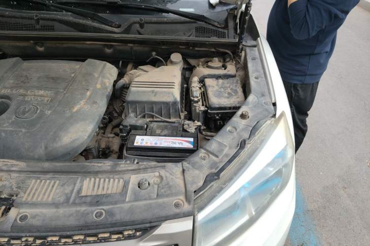 Used CHANGAN CS75 2014 2.0L Manual Leading Model China V Standard Engine Bay Left