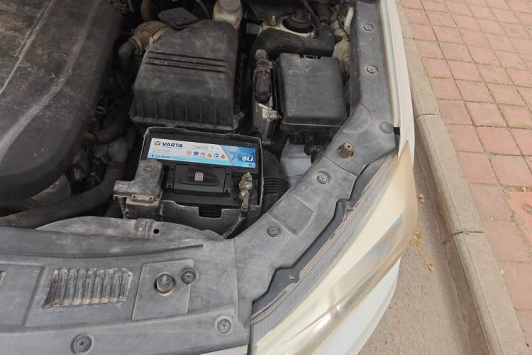 Used CHANGAN CS75 2014 2.0L Manual Luxury Version China IV Standard Engine Bay Left