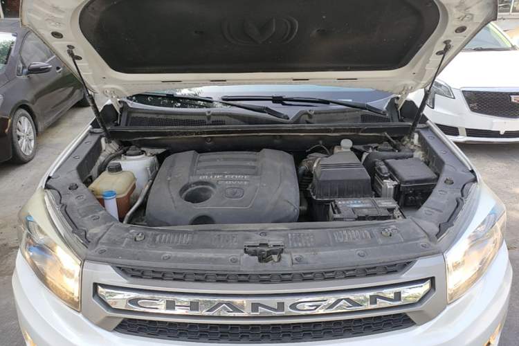 Used CHANGAN CS75 2014 2.0L Manual Luxury Version China IV Standard Engine Bay