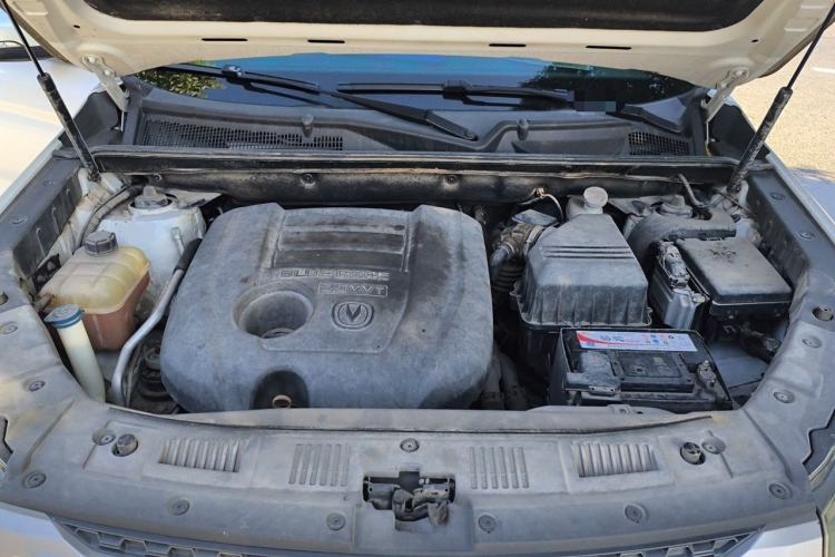 Used CHANGAN CS75 2014 2.0L Manual Luxury Version China IV Standard Engine Bay