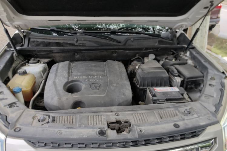 Used CHANGAN CS75 2014 2.0L Manual Luxury Version China IV Standard Engine Bay