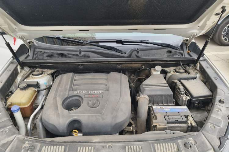 Used CHANGAN CS75 2014 1.8T Automatic Prestige Model China IV Standard Engine Bay