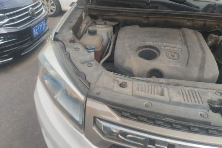 Used CHANGAN CS75 2014 2.0L Manual Luxury Version China IV Standard Engine Bay Right