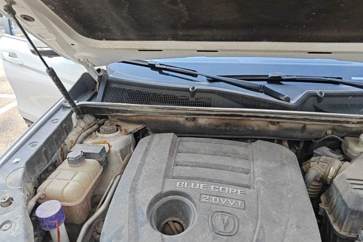 Used CHANGAN CS75 2014 2.0L Manual Leading Version China IV Standard Engine Bay Right