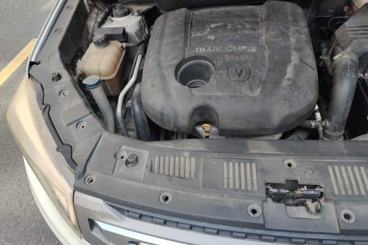 Used CHANGAN CS75 2014 1.8T Automatic Elite Model China IV Standard Engine Bay Right