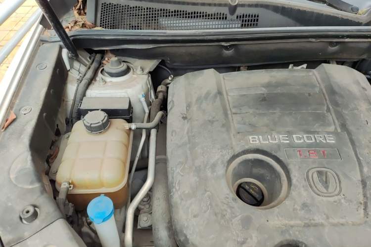 Used CHANGAN CS75 2014 1.8T Automatic Prestige Model China IV Standard Engine Bay Right