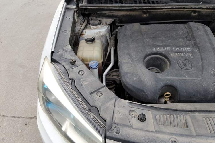 Used CHANGAN CS75 2014 2.0L Manual Luxury Version China IV Standard Engine Bay Right