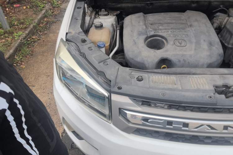 Used CHANGAN CS75 2014 2.0L Manual Luxury Version China IV Standard Engine Bay Right
