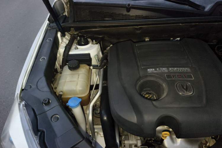 Used CHANGAN CS75 2014 1.8T Automatic Fashion Model China V Standard Engine Bay Right