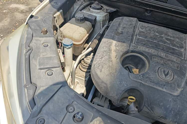 Used CHANGAN CS75 2014 2.0L Manual Leading Version China IV Standard Engine Bay Right