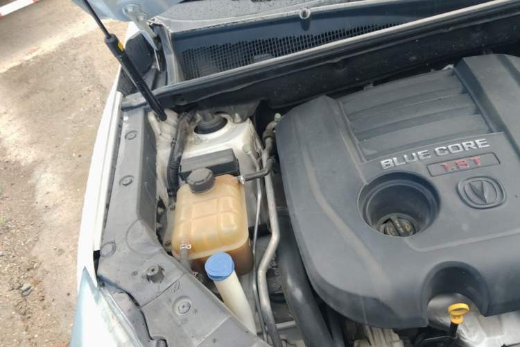 Used CHANGAN CS75 2014 1.8T Automatic Elite Version China V Standard Engine Bay Right