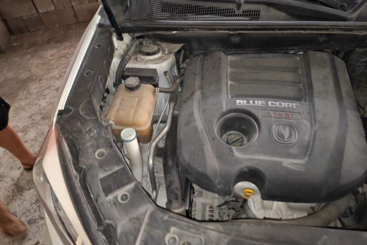 Used CHANGAN CS75 2014 1.8T Automatic Elite Model China IV Standard Engine Bay Right