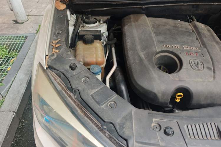 Used CHANGAN CS75 2014 1.8T Automatic Elite Model China IV Standard Engine Bay Right