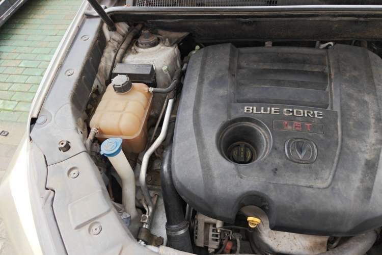 Used CHANGAN CS75 2014 1.8T Automatic Elite Model China IV Standard Engine Bay Right