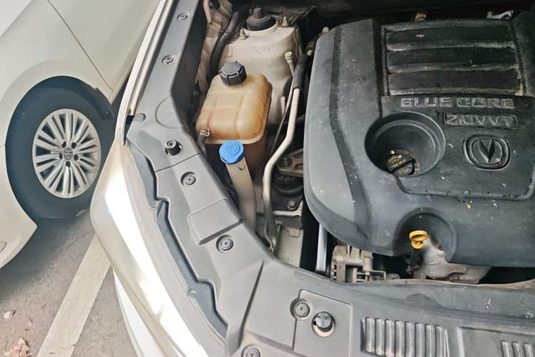 Used CHANGAN CS75 2014 2.0L Manual Luxury Version China V Standard Engine Bay Right