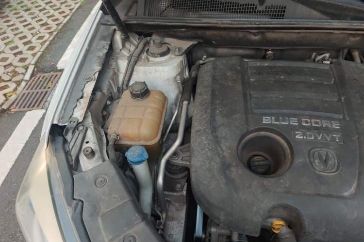 Used CHANGAN CS75 2014 2.0L Manual Luxury Version China V Standard Engine Bay Right