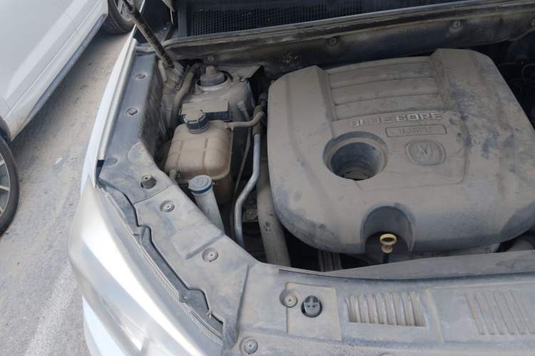 Used CHANGAN CS75 2014 1.8T Automatic Elite Model China IV Standard Engine Bay Right
