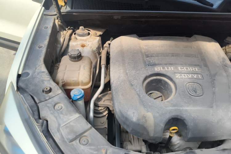 Used CHANGAN CS75 2014 2.0L Manual Luxury Version China IV Standard Engine Bay Right
