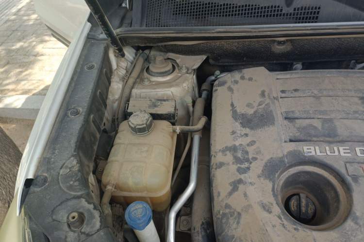 Used CHANGAN CS75 2014 1.8T Automatic Elite Model China IV Standard Engine Bay Right