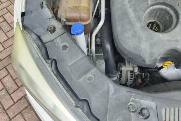 Used CHANGAN CS75 2014 1.8T Automatic Elite Version China V Standard Engine Bay Right