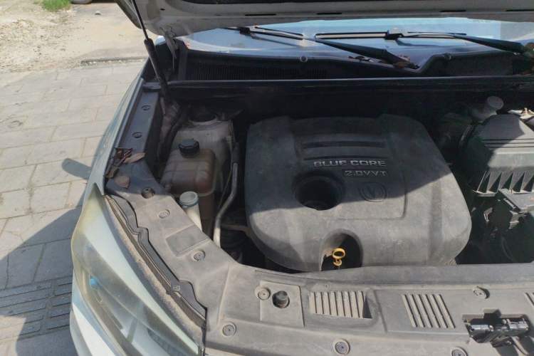 Used CHANGAN CS75 2014 2.0L Manual Luxury Version China IV Standard Engine Bay Right