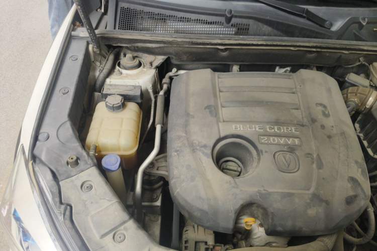 Used CHANGAN CS75 2014 2.0L Manual Leading Version China IV Standard Engine Bay Right