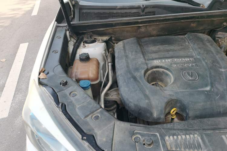 Used CHANGAN CS75 2014 2.0L Manual Luxury Version China IV Standard Engine Bay Right