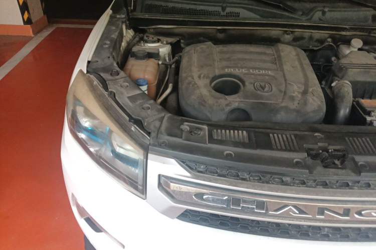 Used CHANGAN CS75 2014 1.8T Automatic Elite Model China IV Standard Engine Bay Right