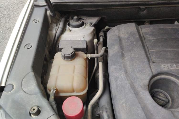 Used CHANGAN CS75 2014 1.8T Automatic Prestige Model China IV Standard Engine Bay Right